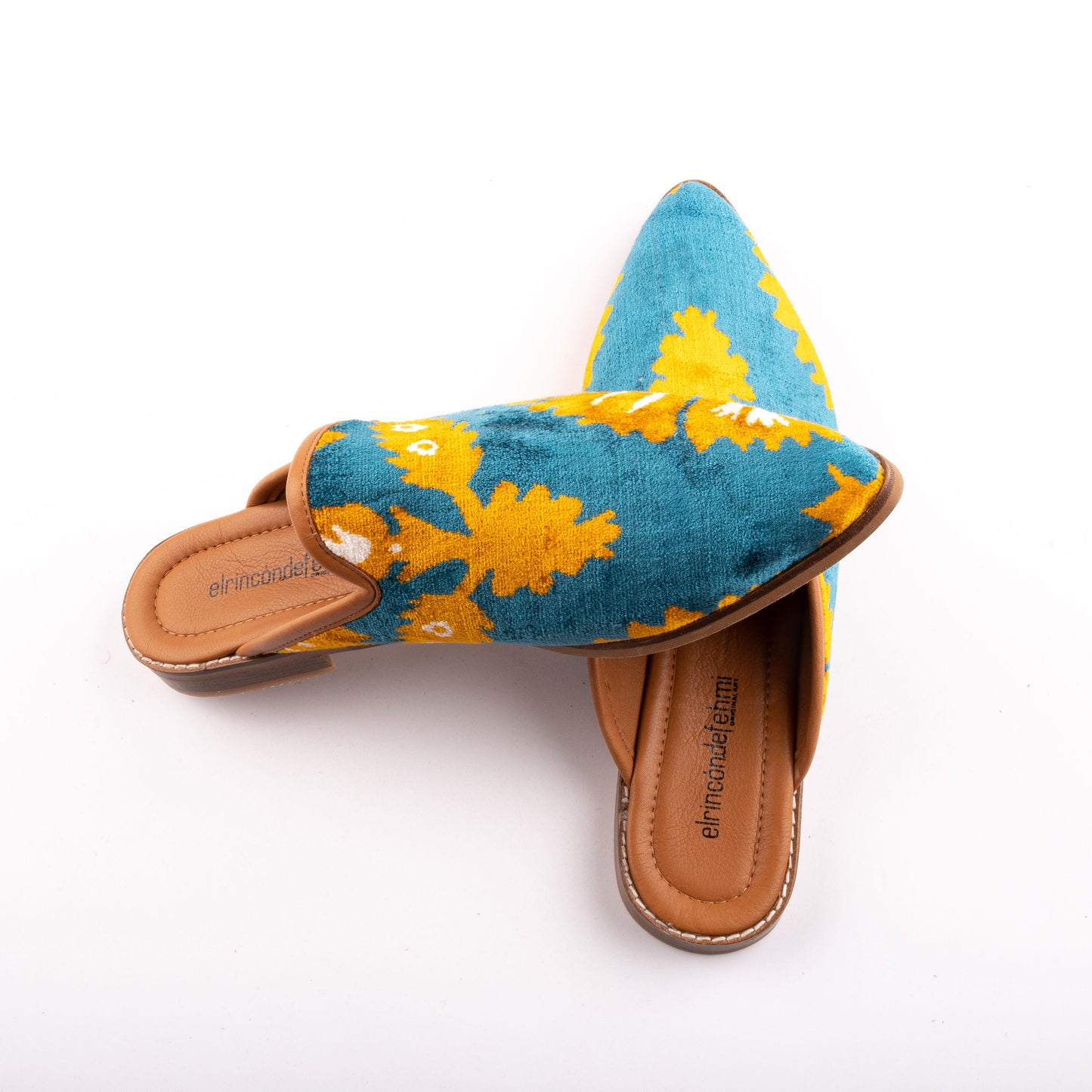 Ethnic Woman Pointed Toe Slipper Crafted From Handmade Velvet and Real Leather Size 11.5  Base Width: 9 cm - Base Length: 29 cm - Heel:  1.5 cm