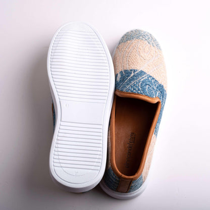Ethnic Woman Slip-On Shoes Crafted From Handmade Kilim and Real Leather Size 10.5 - Base Width: 9.5 cm - Base Length: 29.5 cm