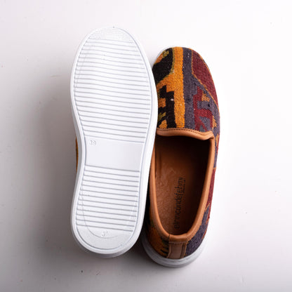 Ethnic Woman Slip-On Shoes Crafted From Handmade Kilim and Real Leather Size 8.5 Base Width: 8,5 cm - Base Length: 26 cm