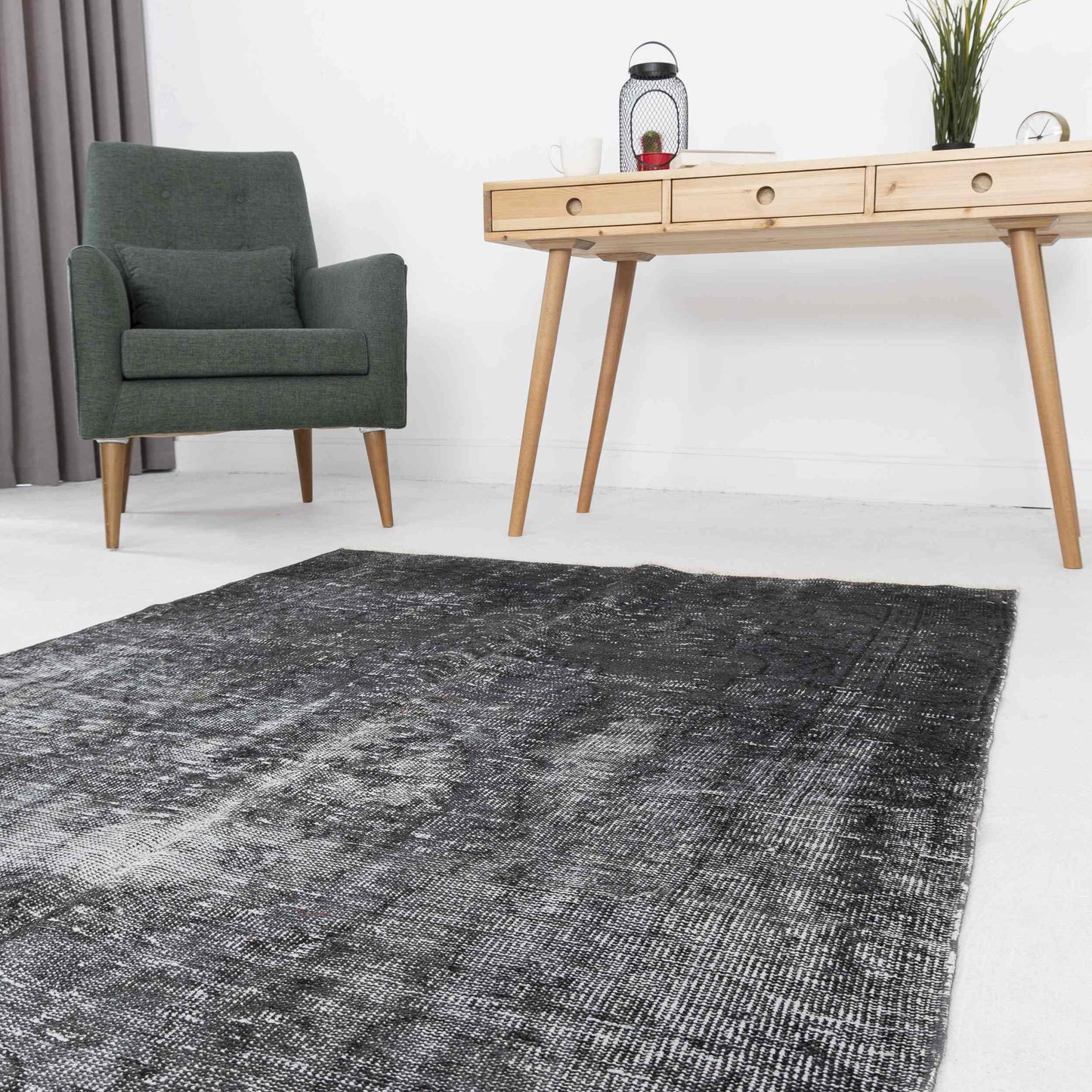 Oriental Rug Vintage Hand Knotted Wool On Cotton 136 x 251 Cm - 4' 6'' x 8' 3'' Black C002 ER12