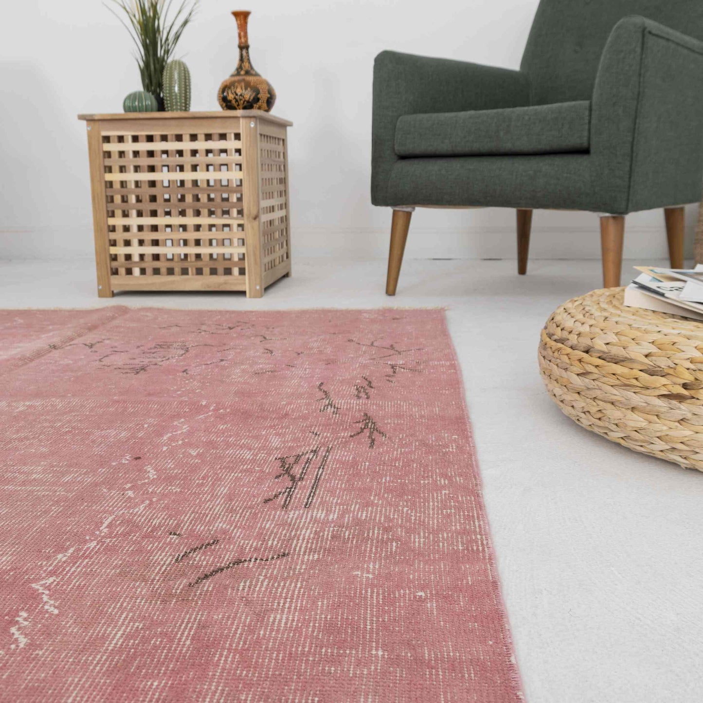 Oriental Rug Vintage Hand Knotted Wool On Cotton 157 x 267 Cm - 5' 2'' x 8' 10'' Pink C004 ER12