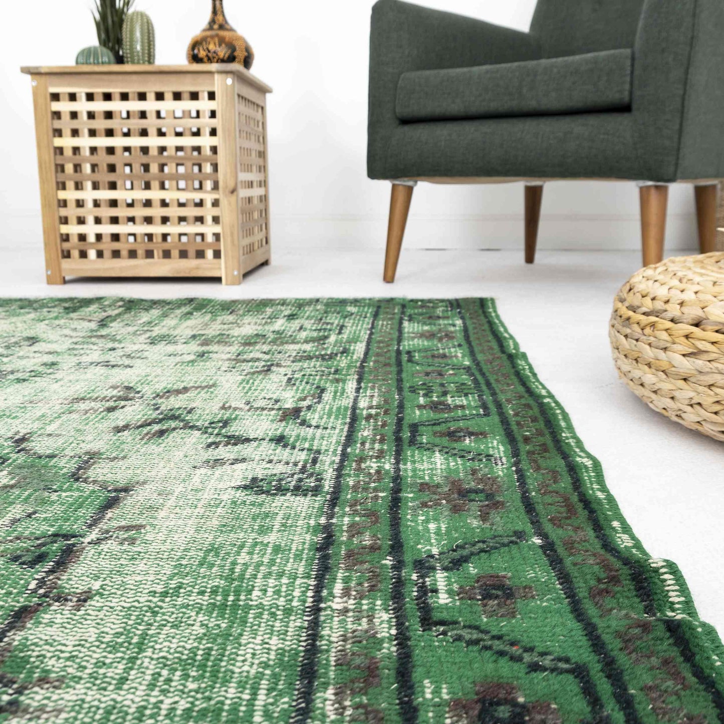 Oriental Rug Vintage Hand Knotted Wool On Cotton 163 x 237 Cm - 5' 5'' x 7' 10'' Green C001 ER12
