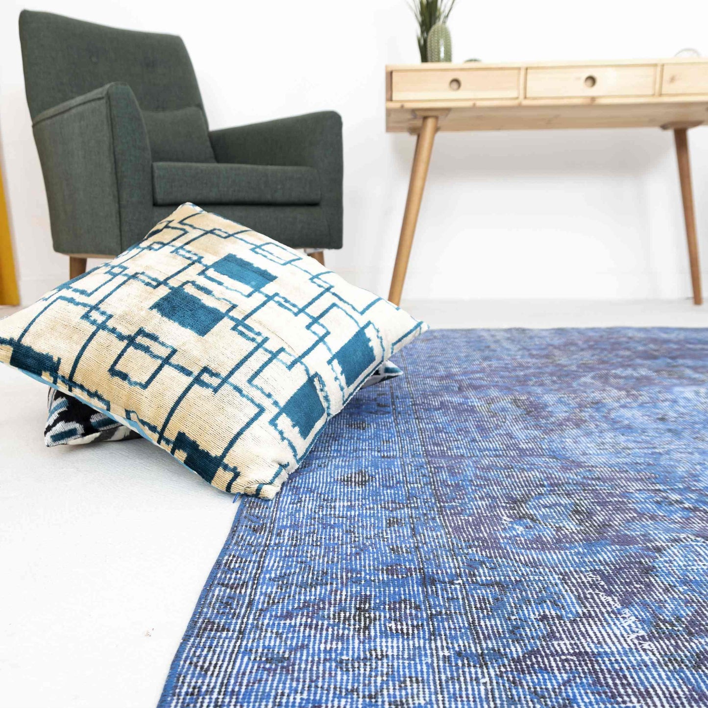 Oriental Rug Vintage Hand Knotted Wool On Cotton 165 x 251 Cm - 5' 5'' x 8' 3'' Blue C010 ER12