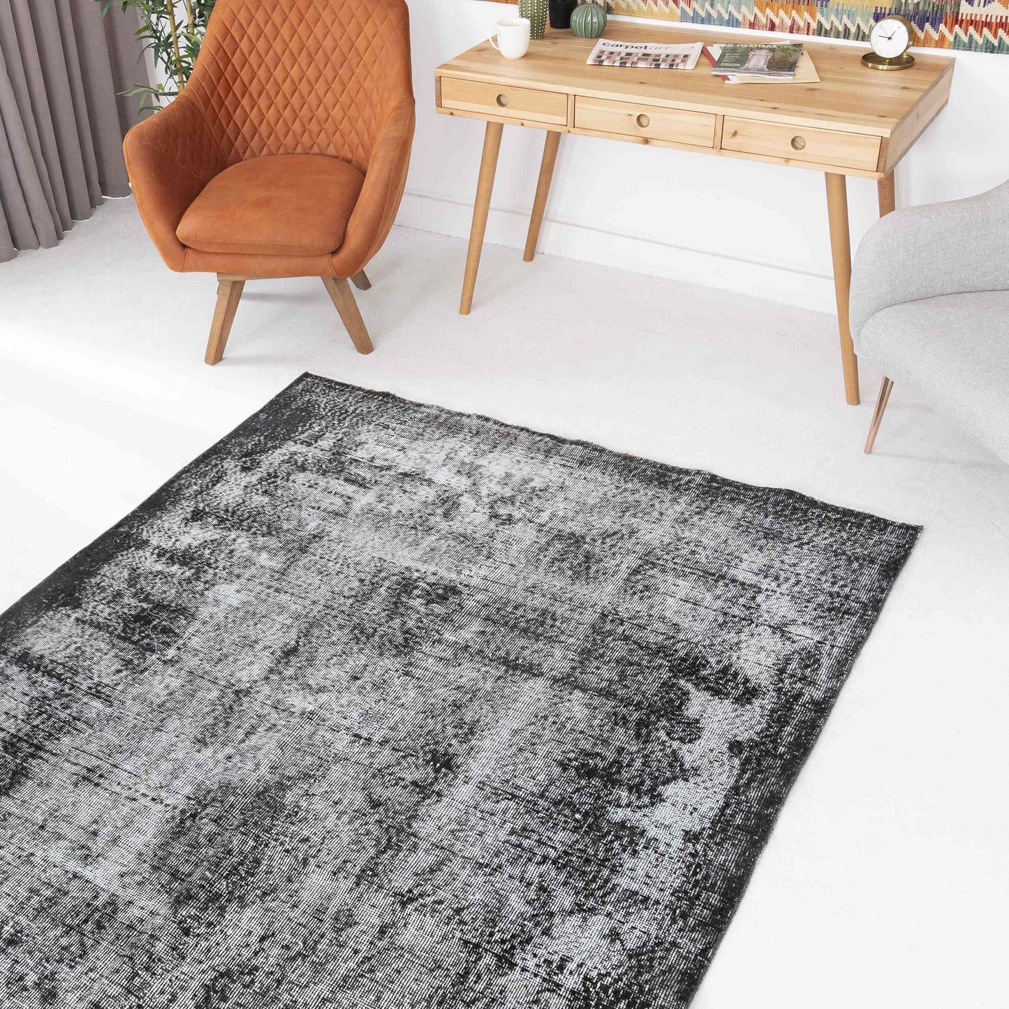 Oriental Rug Vintage Hand Knotted Wool On Cotton 168 x 295 Cm - 5' 7'' x 9' 9'' Black C002 ER12