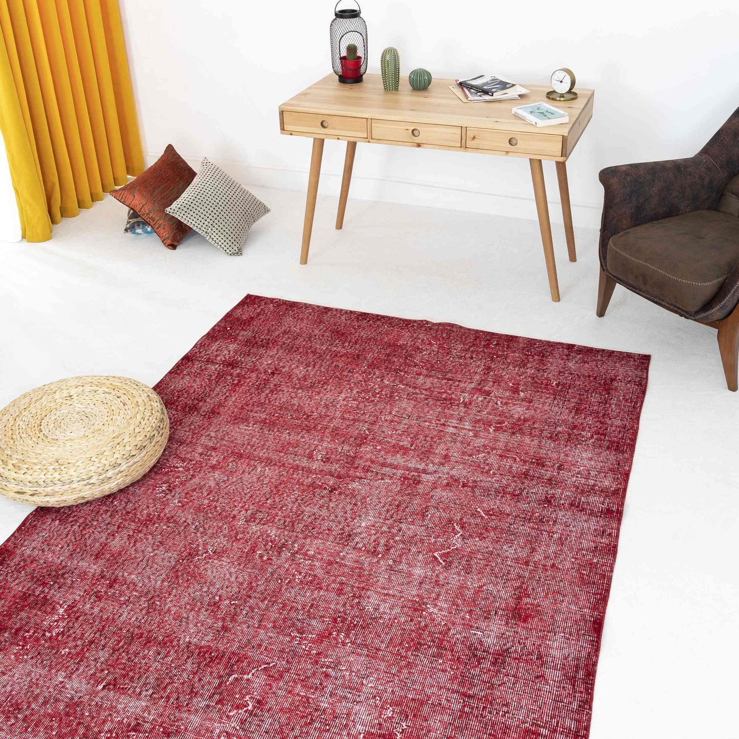 Oriental Rug Vintage Hand Knotted Wool On Cotton 170 x 266 Cm - 5' 7'' x 8' 9'' Red C014 ER12