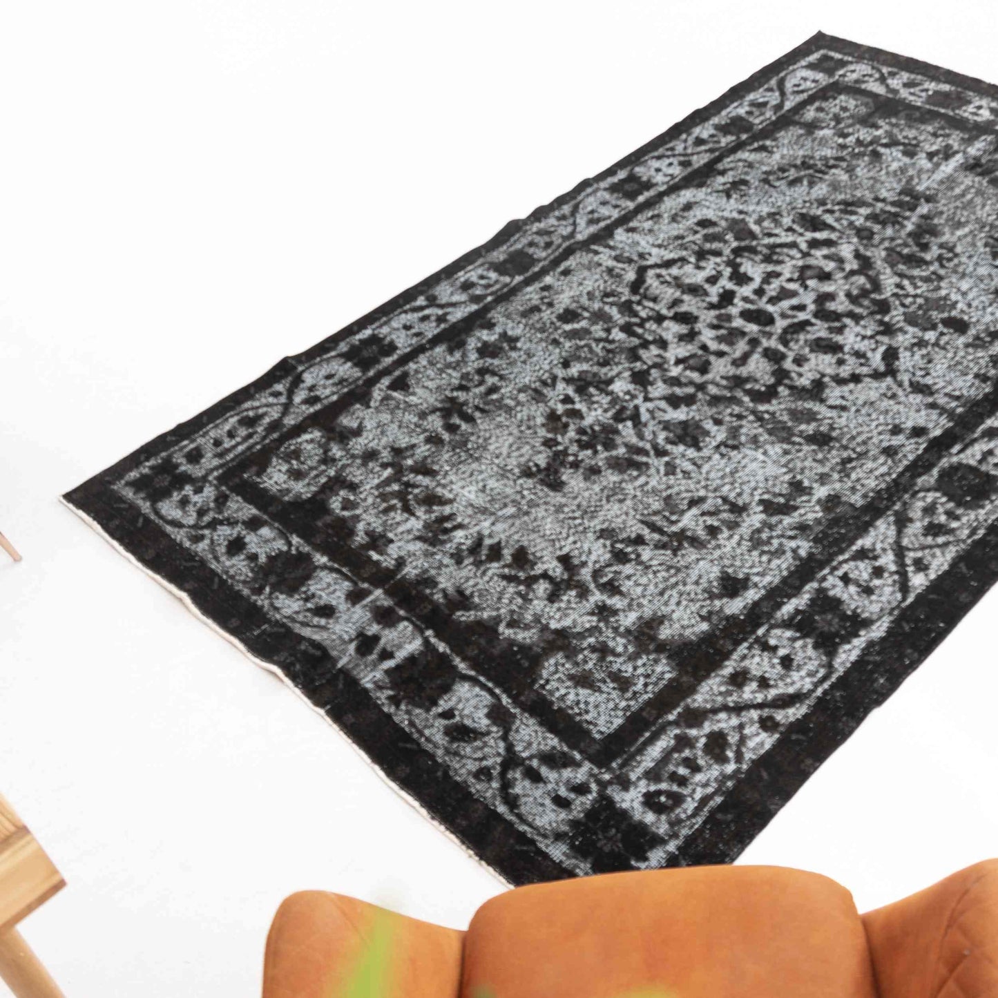 Oriental Rug Vintage Hand Knotted Wool On Cotton 170 x 275 Cm - 5' 7'' x 9' 1'' Black C002 ER12