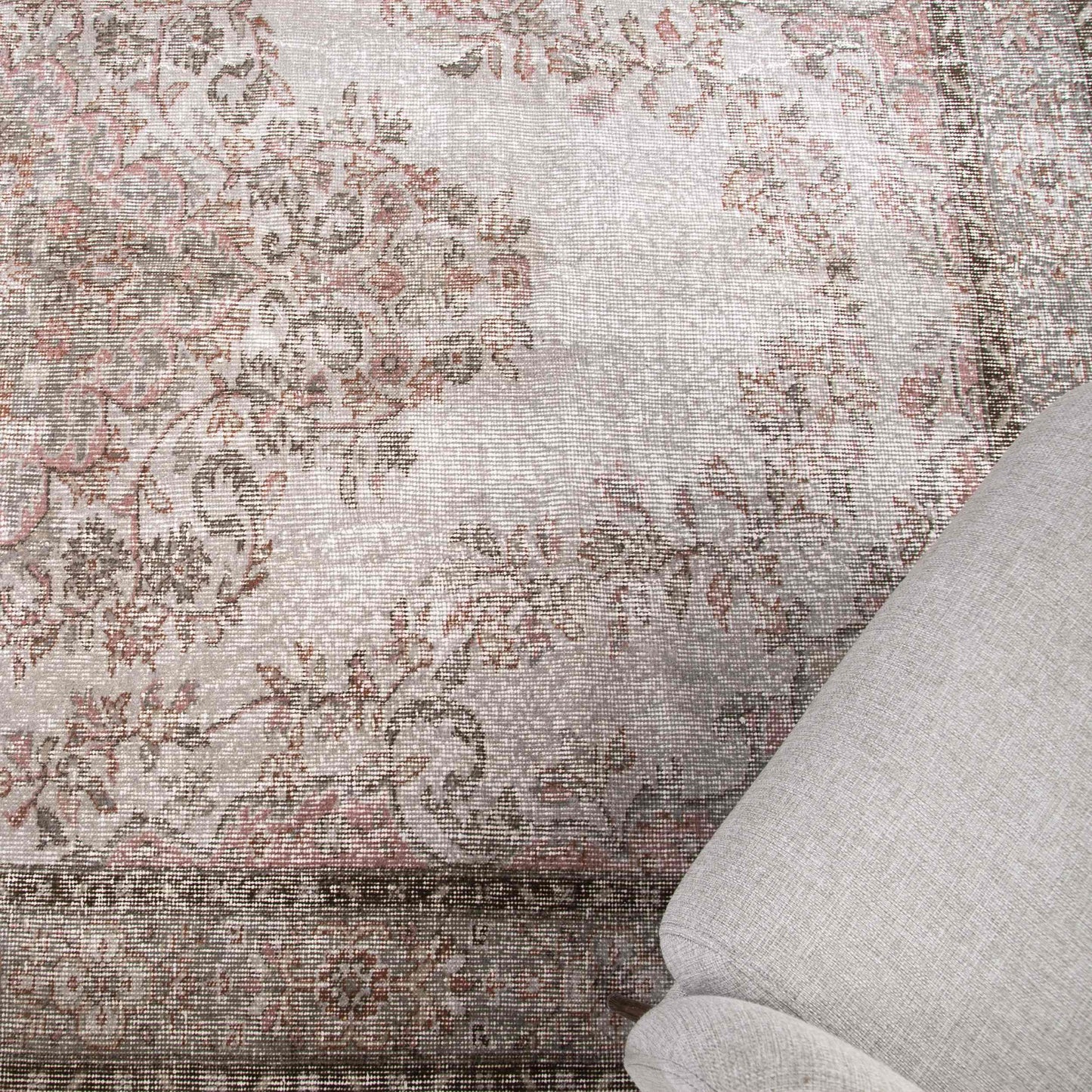 Oriental Rug Vintage Hand Knotted Wool On Cotton 174 x 295 Cm - 5' 7'' x 9' 9'' Pink C004 ER12