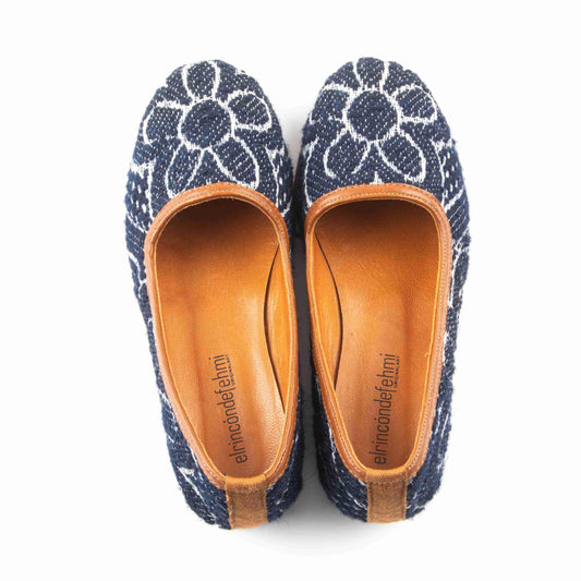 Ethnic Women's Flat Shoes Crafted From Handmade Kilim and Real Leather Size 8.5 Base Width: 8,5 cm - Base Length: 25,5 cm