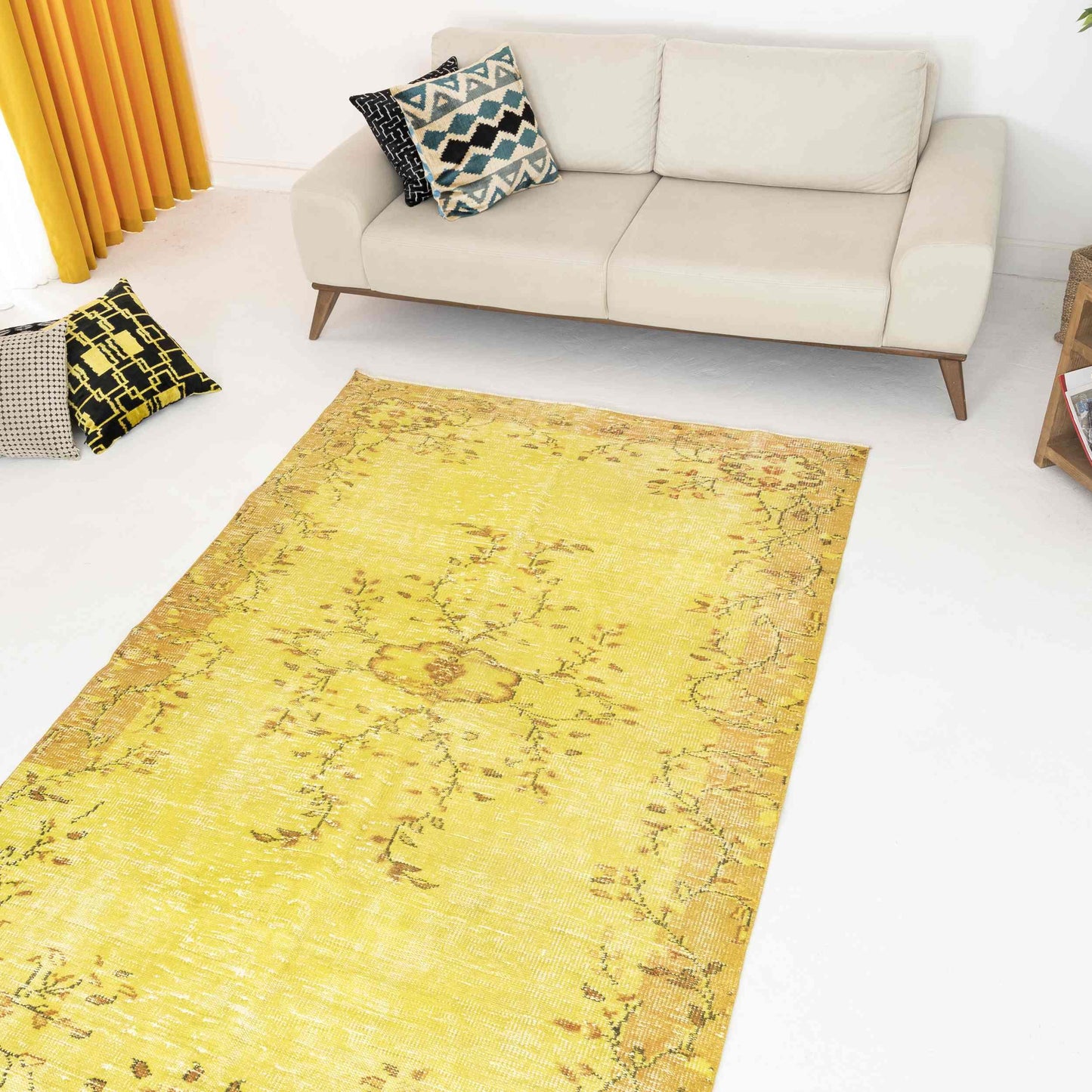 Oriental Rug Vintage Hand Knotted Wool On Cotton 157 x 255 Cm - 5' 2'' x 8' 5'' Yellow C006 ER12